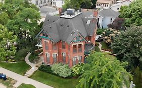 Historic Webster House Bed And Breakfast Inn